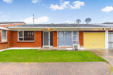 2/34 Landscape Road, Papatoetoe, Auckland