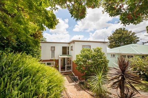 12 De Val Drive, Titirangi, Auckland