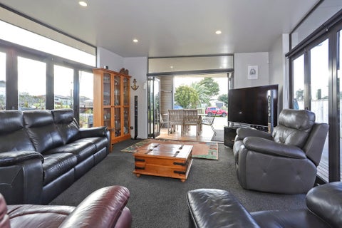 22 Costello Crescent, Pukehina, Te Puke