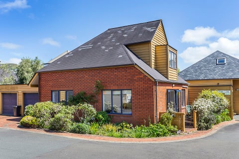 4 Futuna Close, Karori, Wellington
