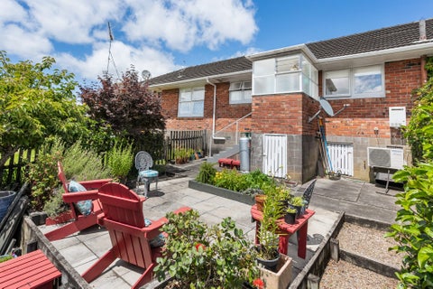 2/10 Liston Street, Northcote, Auckland