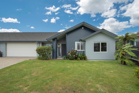 35 Bridgewater Way, Pyes Pa, Tauranga