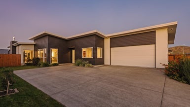 8 Mediterranean Grove, Fitzherbert, Palmerston North