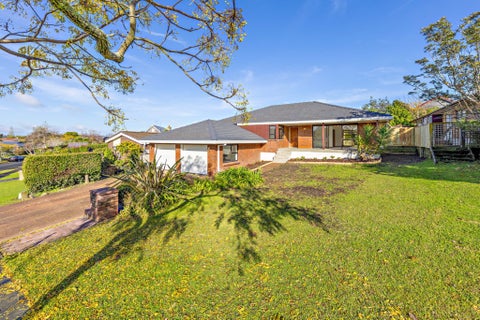 16 Voltaire Court, Botany Downs, Auckland