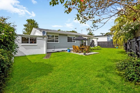 2/32 Doment Crescent, Orewa, Orewa