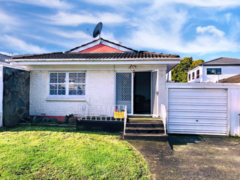 2/28 Alfriston Road, Manurewa East, Auckland