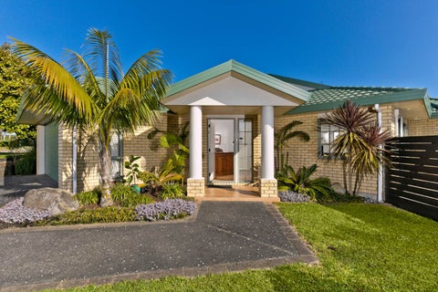 13 Te Wharau Drive, Greenhithe, Auckland