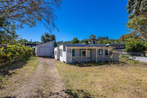 8 Manuka Road, Oneroa, Waiheke Island