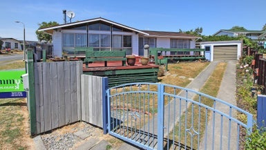 12 Discovery Drive, Whitby, Porirua