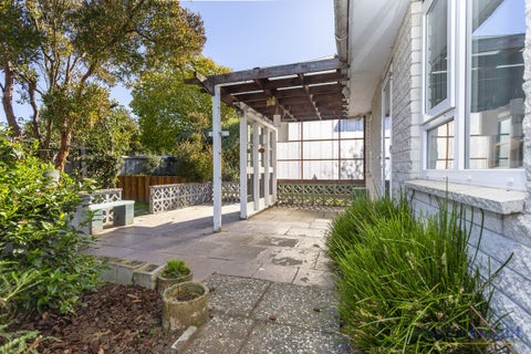 2/223 Queenspark Drive, Parklands, Christchurch