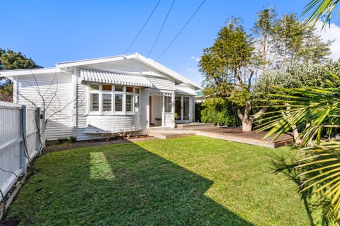 8 Alberta Street, Point Chevalier, Auckland