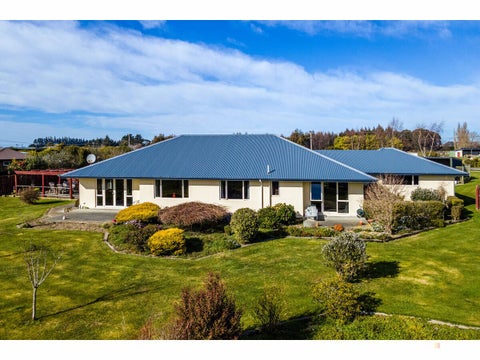 37 Blue Cliffs Road, St Andrews