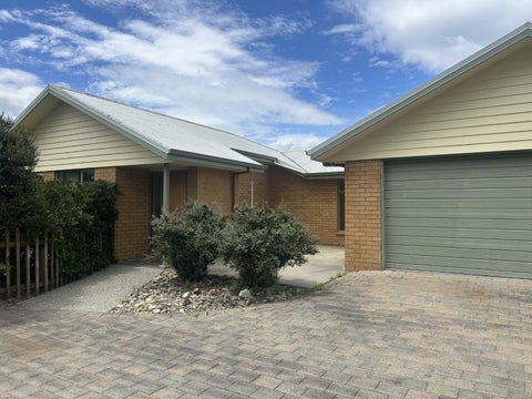 18 Whiting Drive, Wakefield