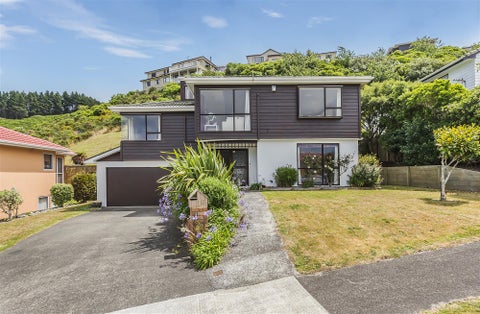18 Ordley Grove, Tawa, Wellington