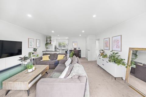 2/24 Robertson Road, Favona, Auckland