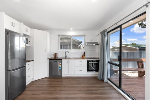 38 Daniels Road, Redwood, Christchurch