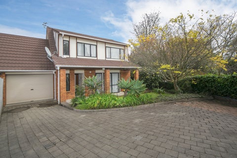 2/63 Kurnell Drive, Botany Downs, Auckland