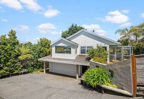 2/19 Churchill Road, Cockle Bay, Auckland
