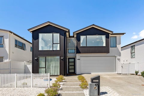 17 Bight Road, Long Bay, Auckland