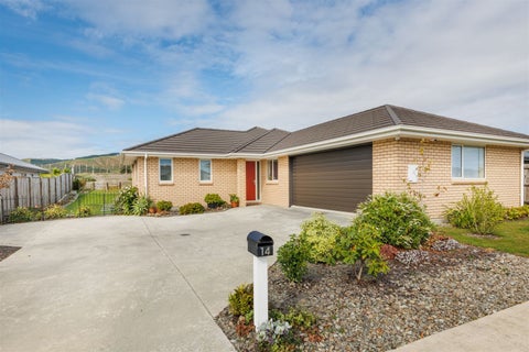 14 Atlantic Drive, Fitzherbert, Palmerston North