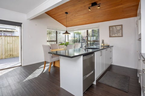 4/1687 Great North Road, Avondale, Auckland
