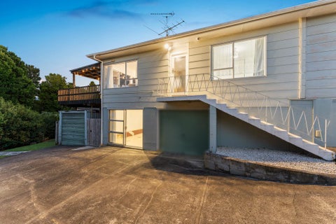 2/20 Celeste Place, Totara Vale, Auckland
