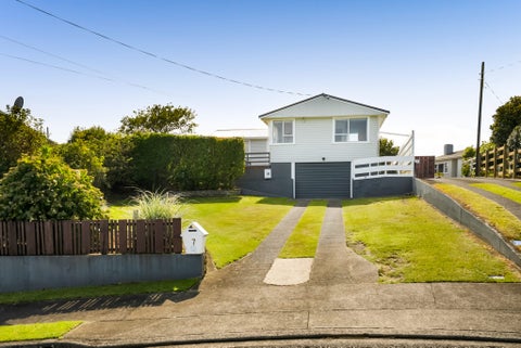 7 Hulke Crescent, Bell Block, New Plymouth