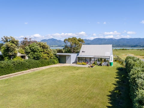 95 Lake Ferry Road, Lake Ferry