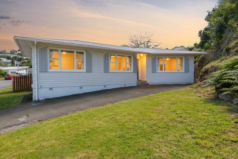 28 Batchelor Street, Newlands, Wellington