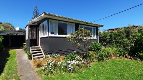 8 The Avenue, Otaki Beach, Otaki