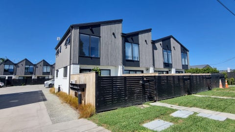 4/12 Tawa Road, Te Atatū Peninsula, Auckland