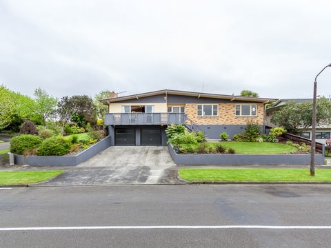 54 Wikiriwhi Crescent, Awapuni, Palmerston North