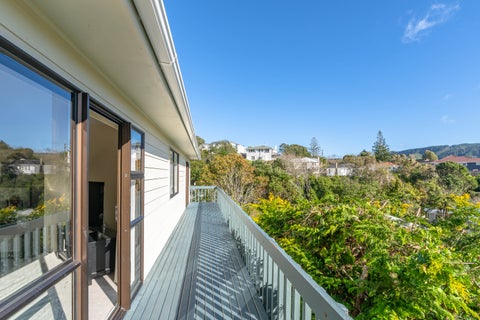 19F Mahoe Street, Tawa, Wellington