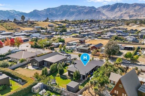 8 Bell Street, Wanaka
