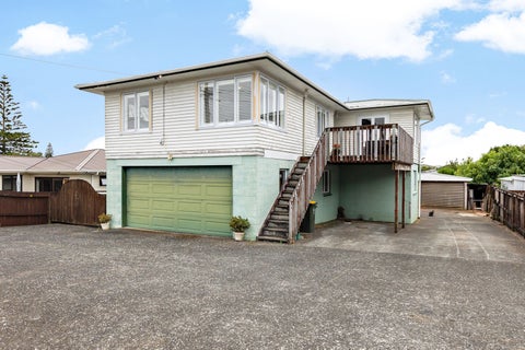 5 Matapouri Road, Mangere Bridge, Auckland