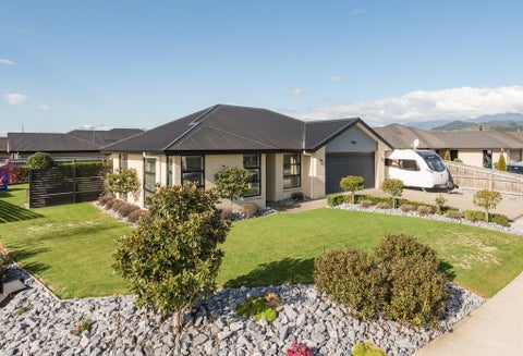 1 Mary Newton Place, Brightwater