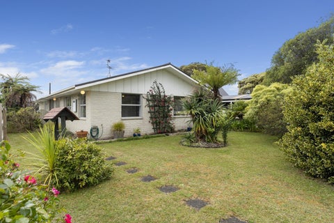 8 Kanawa Street, Waikanae