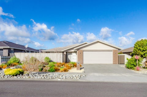 37 San Priamo Place, Paraparaumu Beach, Paraparaumu
