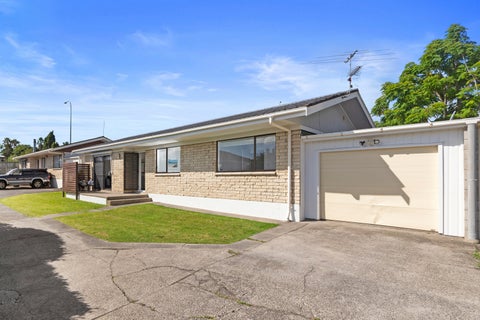 2/237 Edmonton Road, Te Atatu South, Auckland