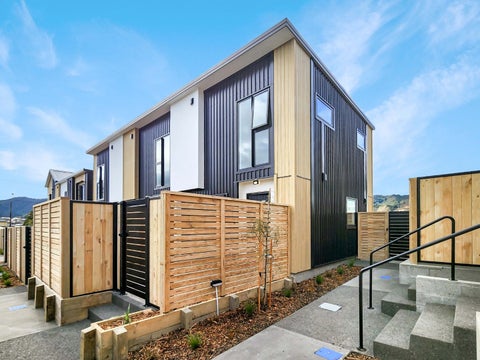 6/7 Wainuiomata Road, Wainuiomata, Lower Hutt