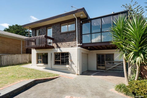 2/311 Wairau Road, Tōtara Vale, Auckland