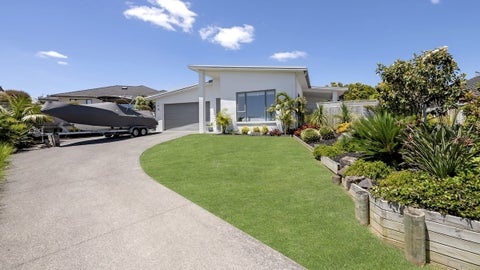 32 Doidge Street, Beachlands, Auckland