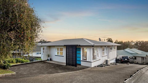 1/896 East Coast Road, Northcross, Auckland