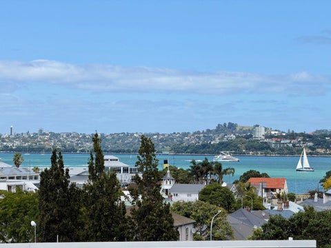 2/9 Calliope Road, Devonport, Auckland