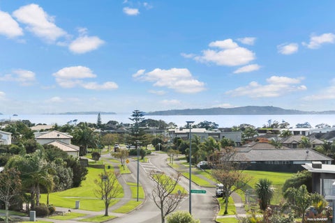 7 Constellation Avenue, Beachlands, Auckland