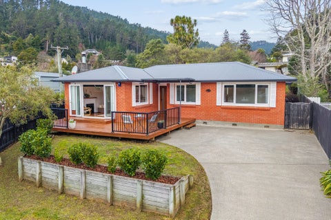 12 Forest Road, Pinehaven, Upper Hutt