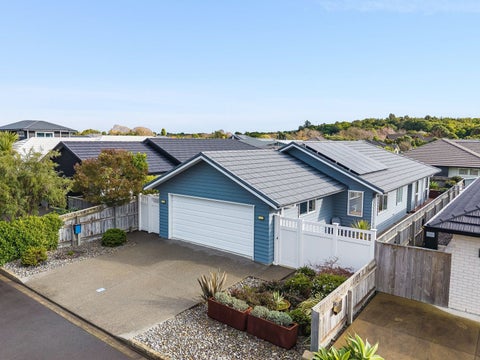 8 Paioke Street, Waikanae