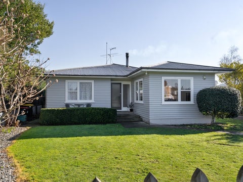 14 Augustus Street, Carterton
