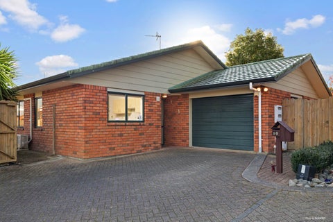 10 Emmerdale Avenue, Papakura, Papakura