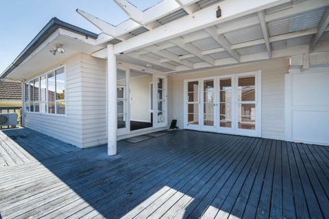 2/33 College Road, Northcote, Auckland